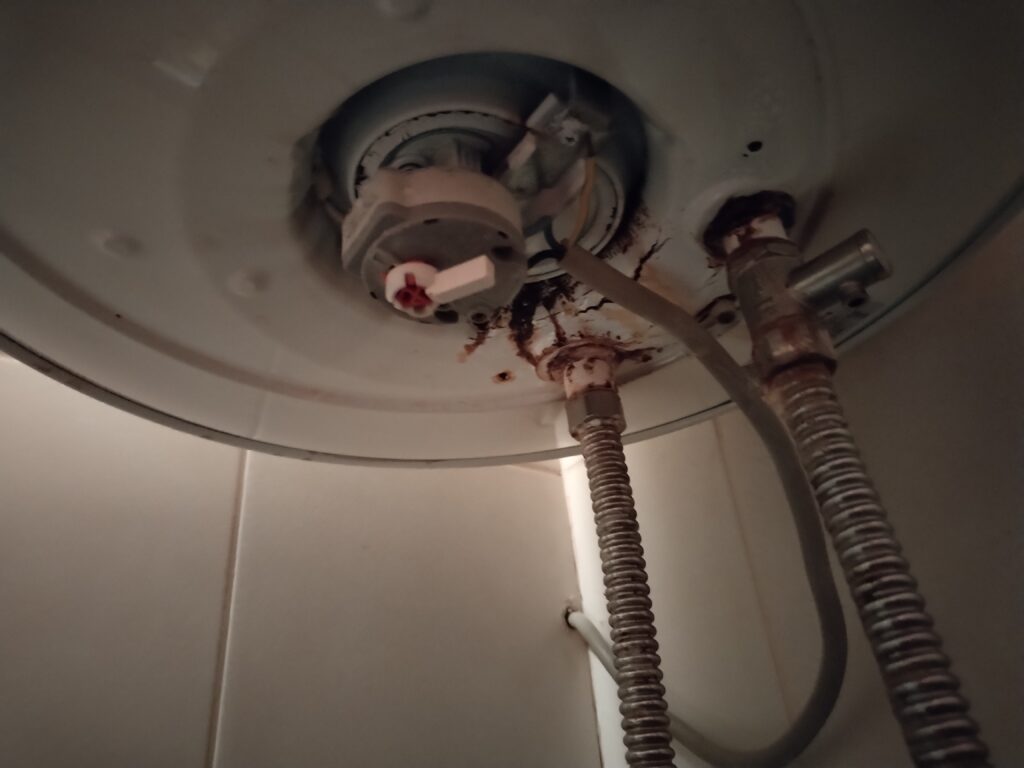 slika bojlera koji nagriza kamenac, servis bojlera slika bojlera koji nagriza kamenac, servis bojlera